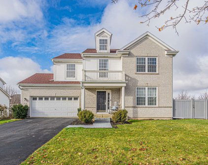 2110 Colchester Avenue, Hoffman Estates