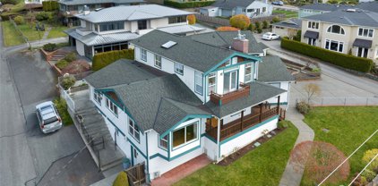 205 9th Avenue S, Edmonds