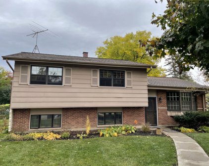 30 W Stonegate Drive, Prospect Heights
