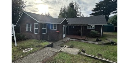 1643 N DOGWOOD ST, Coquille
