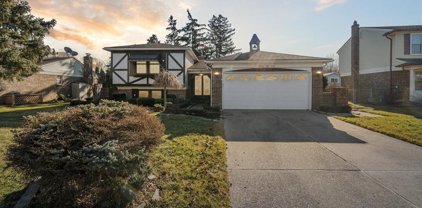 13830 Bathgate, Sterling Heights