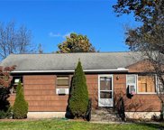 32 Hemlock Street, Newington image