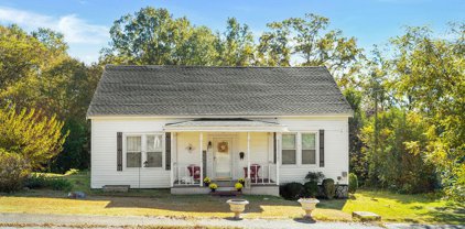 201 Walnut St., Abbeville