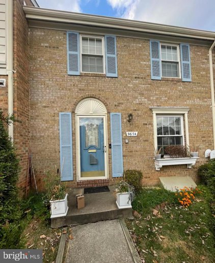 9674 Lindenbrook St, Fairfax