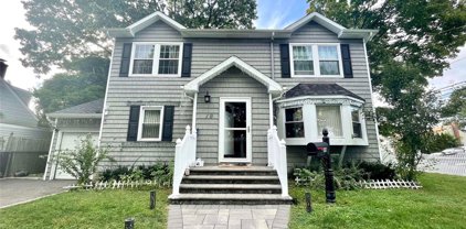 19 Lowell Street, Bethpage