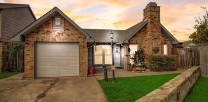 6713 Oriole  Court, Fort Worth