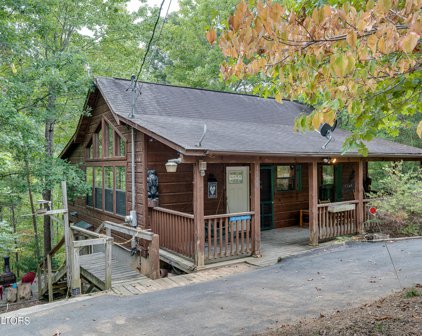 1580 Scenic Woods Way, Sevierville