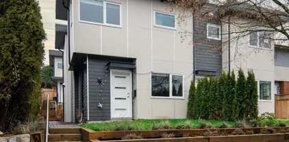 232 W 5th Street, North Vancouver