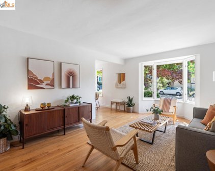 2431 Russell Street Unit #9, Berkeley