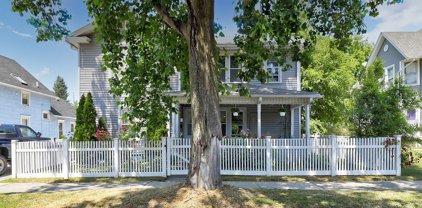 566 North Avenue, Aurora
