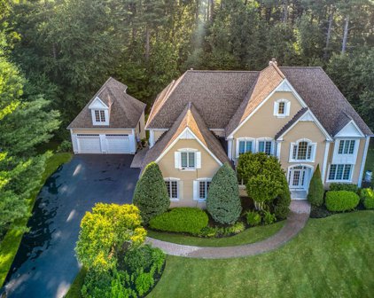 5 Wyman Ln, Hopkinton