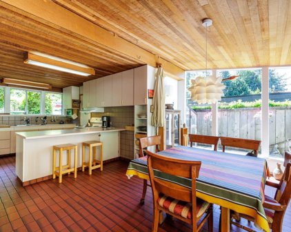 6040 Marine Drive, West Vancouver