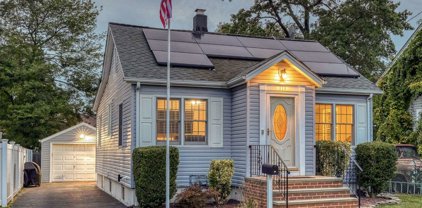 111 Mitchell Street, Bellmore