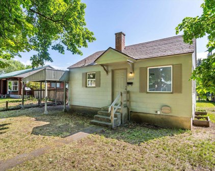 5202 N Washington St, Spokane