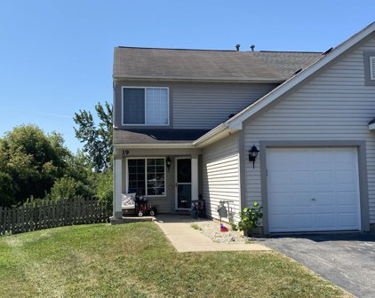 19 Ronan Court, Lake In The Hills