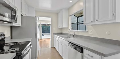 2201 Village CT 4, Belmont