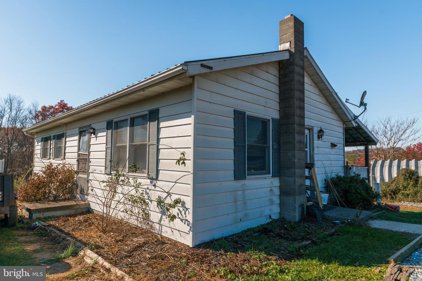 11 Azalea Ct, Berkeley Springs