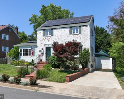 226 N Park Dr, Arlington