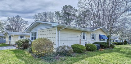 24 Poe Road, Brick