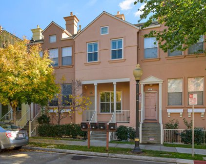 135 Pacchetti Way, Mountain View