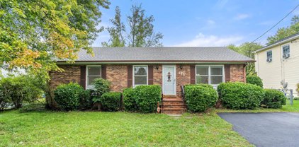 105 Edgewood Dr, Winchester