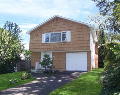 85 Locust Boulevard, Ronkonkoma