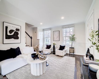 908 S Alfred St, Alexandria