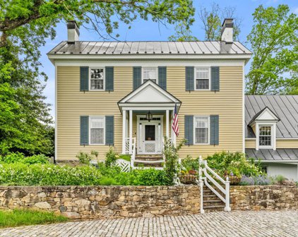 4733 Sperryville Pike, Woodville