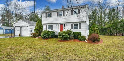 19 Rockpoint Road, Southborough