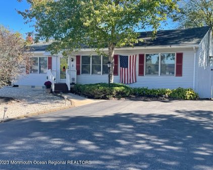 1 Puffin Court, Forked River