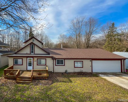 7642 LAKE PARK, Ira Twp