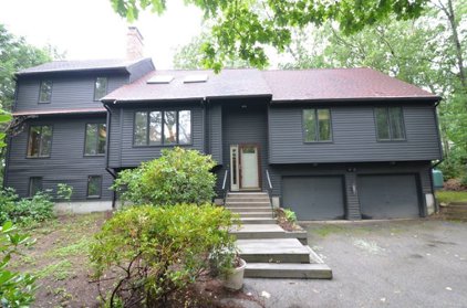 15 Indian Head Road, Wrentham
