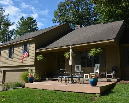 438 Spruce Street, Holland