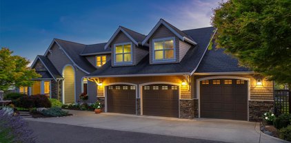 813 9th Avenue N, Edmonds