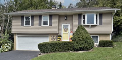 178 Hilltop Drive, Lake In The Hills