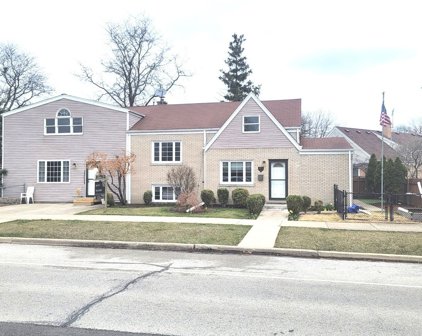 3303 Grand Boulevard, Brookfield