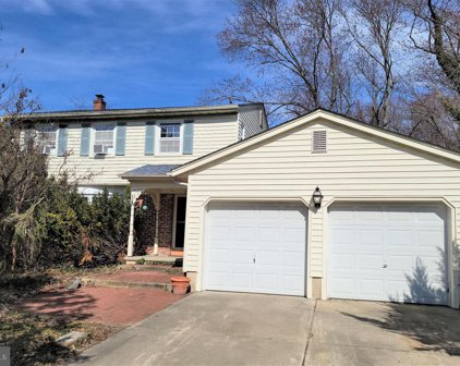 1 Kirkdale Dr, Marlton
