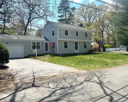 11 Briarwood  Drive, Barrington