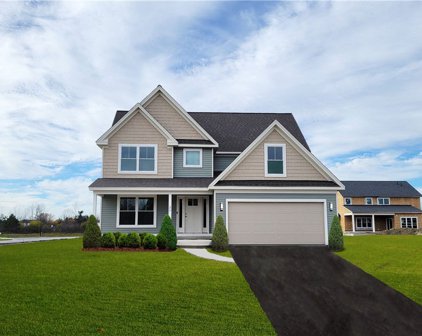 20 Greenspring Court, West Seneca