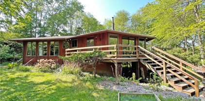949 North Main  Road, Jamestown