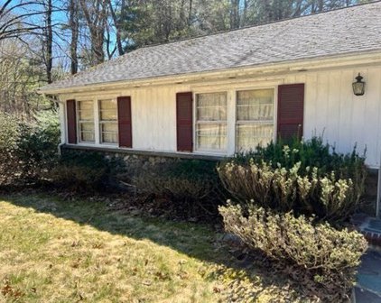 125 Woodridge Rd, Wayland