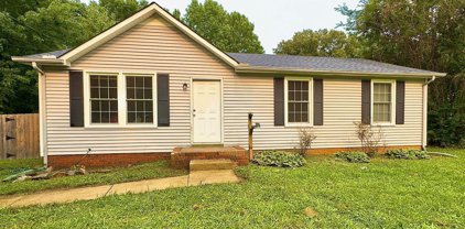 563 Donna Dr, Clarksville
