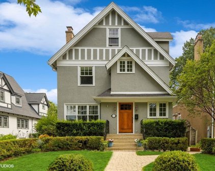 434 Elder Lane, Winnetka