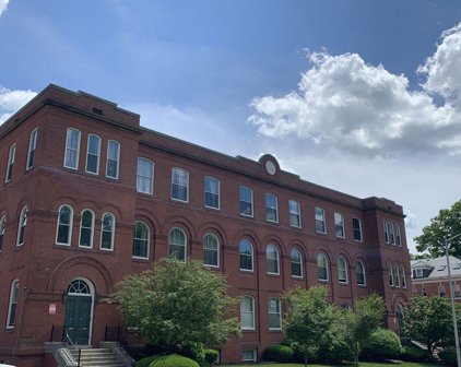63 Illinois St Unit 105, Worcester