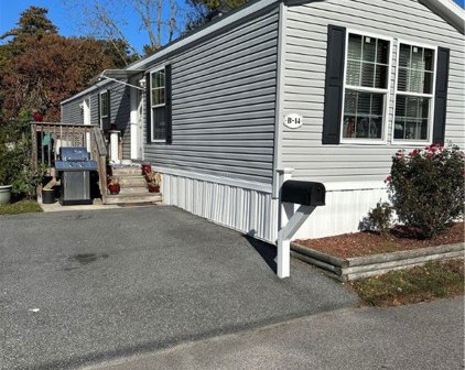14 Krzak Road B, North Kingstown