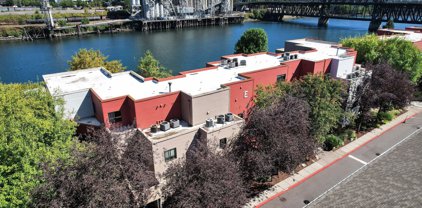 730 NW NAITO PKWY, Portland