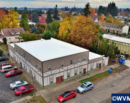 200 Railroad Av