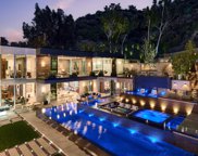 1116  Chantilly Rd, Los Angeles image