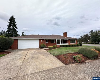 1725 Summit Av, Salem