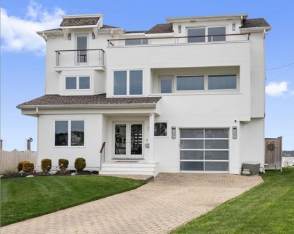 7 Circle Drive, Monmouth Beach